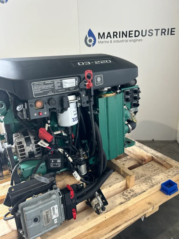 Volvo Penta D3-220 nline five-cylinder marine turbo-diesel Engine - Image 10