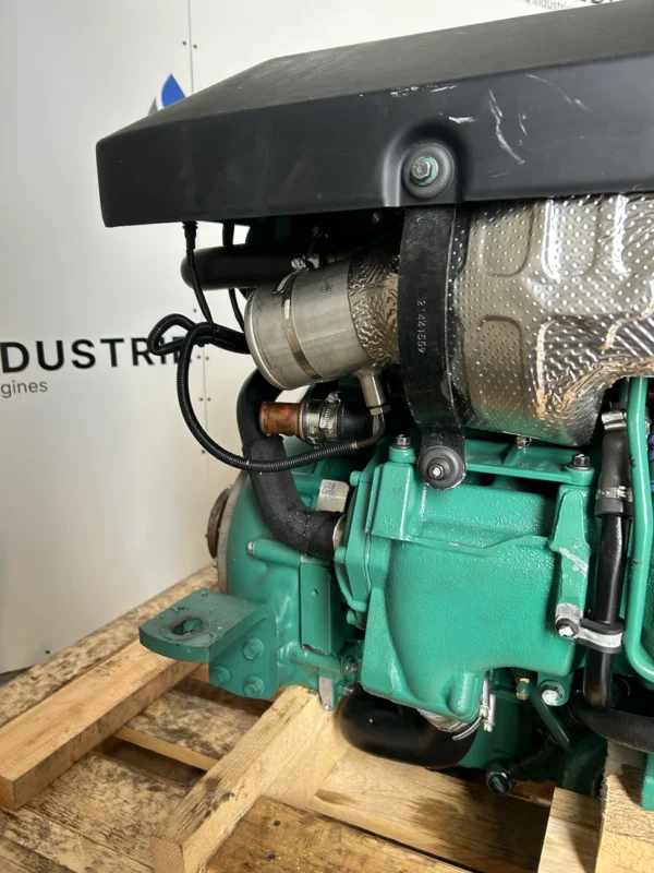 Volvo Penta D3-220 nline five-cylinder marine turbo-diesel Engine - Image 8