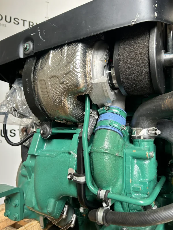 Volvo Penta D3-220 nline five-cylinder marine turbo-diesel Engine - Image 5