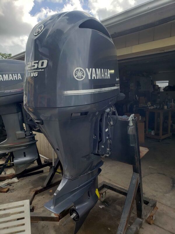 Slightly Used Yamaha F250A Four Stroke Outboard Motor - Image 3