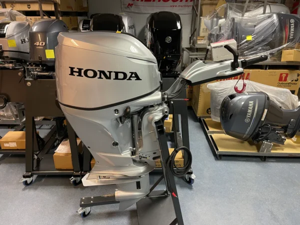 Honda 60 HP long shaft BF60 LRTU (including tiller handle steering with trolling and propeller)