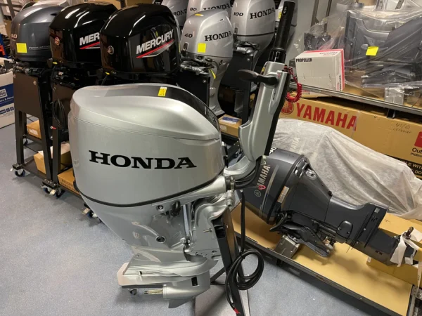 Honda 60 HP long shaft BF60 LRTU (including tiller handle steering with trolling and propeller) - Image 6